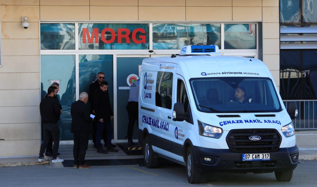 Olay, Kepez ilçesi Sütçüler Mahallesi’ndeki bir apartmanda meydana geldi. Edinilen