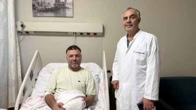 İstanbul’un Esenyurt ilçesinde yaşayan 51 yaşındaki Fariz Aydın, ağrıyan bacağına