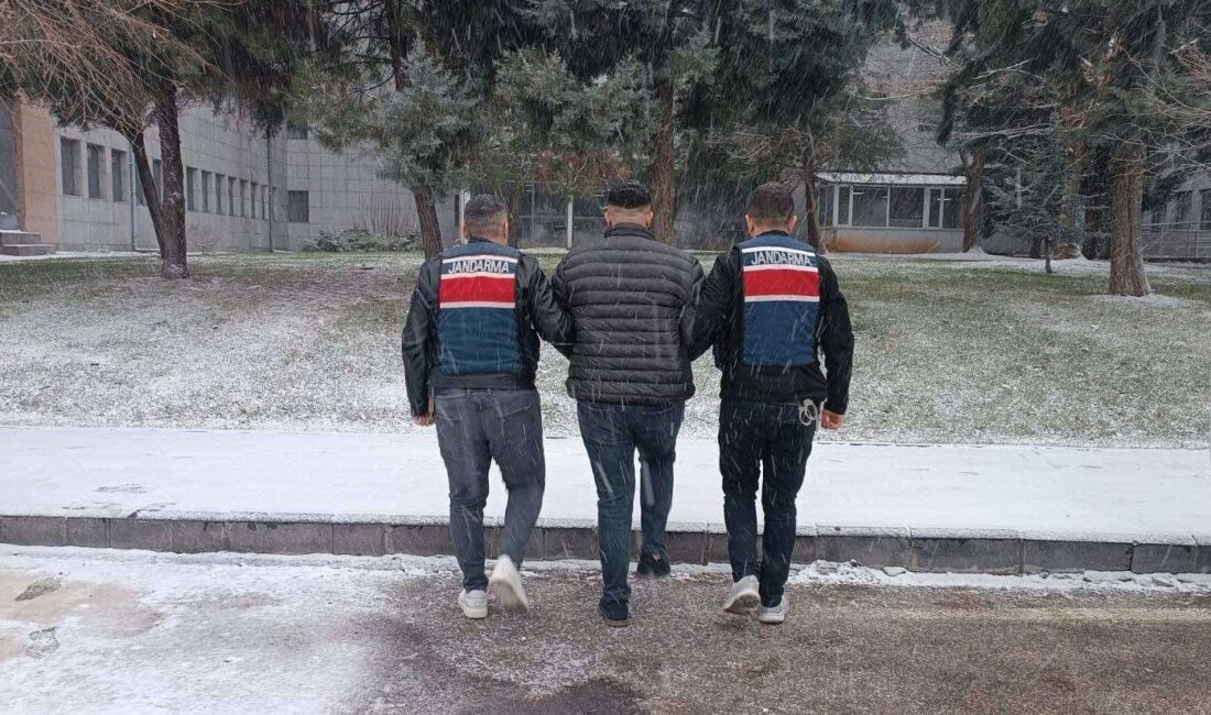 Gaziantep İl Jandarma Komutanlığı ekipleri, Cumhuriyet Başsavcılığı koordinesinde aranan şahısların