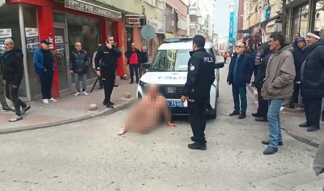 Samsun’un İlkadım ilçesinde, gün ortasında cadde üzerinde çırılçıplak dolaşan 50’li