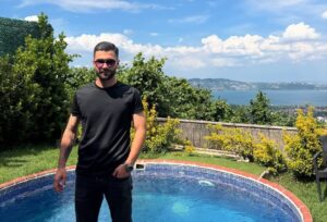 Sakarya'nın Sapanca ilçesinde çıkan tartışmada bıçaklanan Yasin Emre Solmaz, kaldırıldığı