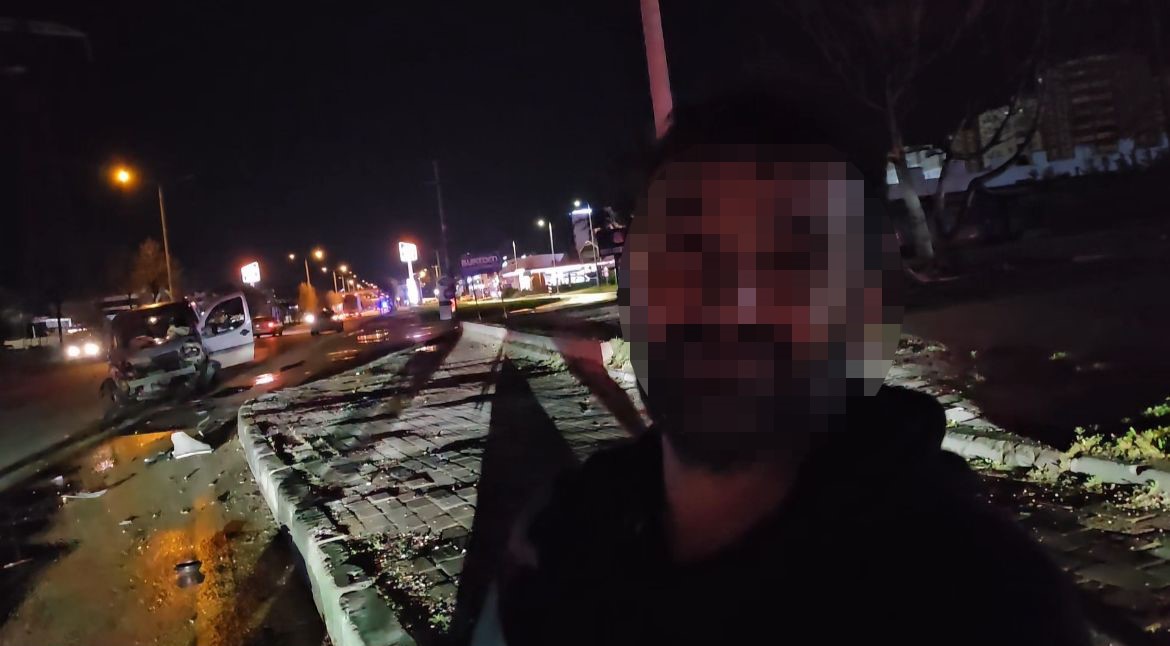 Bursa'nın Nilüfer ilçesinde kontrolden çıkarak bariyerlere çarpan otomobilin sürücüsü, yapılan