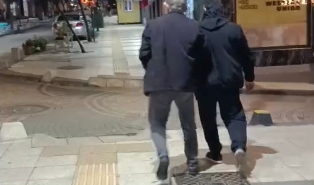 Balıkesir'in Bandırma ilçesinde bir kadına sözlü tacizde bulunduğu iddia edilen bir