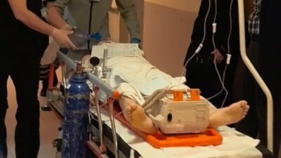 Bursa’nın İnegöl ilçesinde bir tekstil fabrikasında temizlik yaptığı sırada dengesini