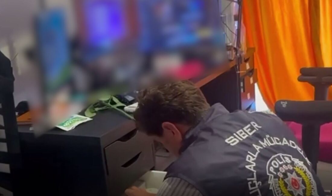 Afyonkarahisar İl Emniyet Müdürlüğü ekipleri, bilişim sistemleri kullanılarak gerçekleştirilen nitelikli