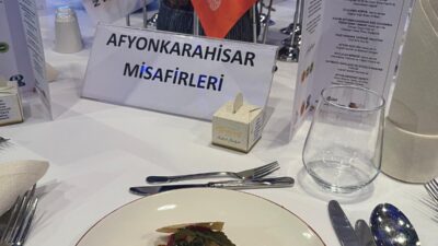 SAATÇİOĞLU: HER YEMEĞİN BİR HİKÂYESİ OLMALI Toplantının açılış konuşmasını yapan