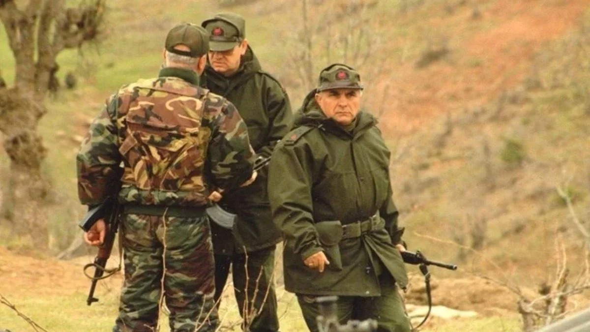 Türk bayrağımıza uzanan hain ellere karşı verdiği “vur” emriyle hafızalara