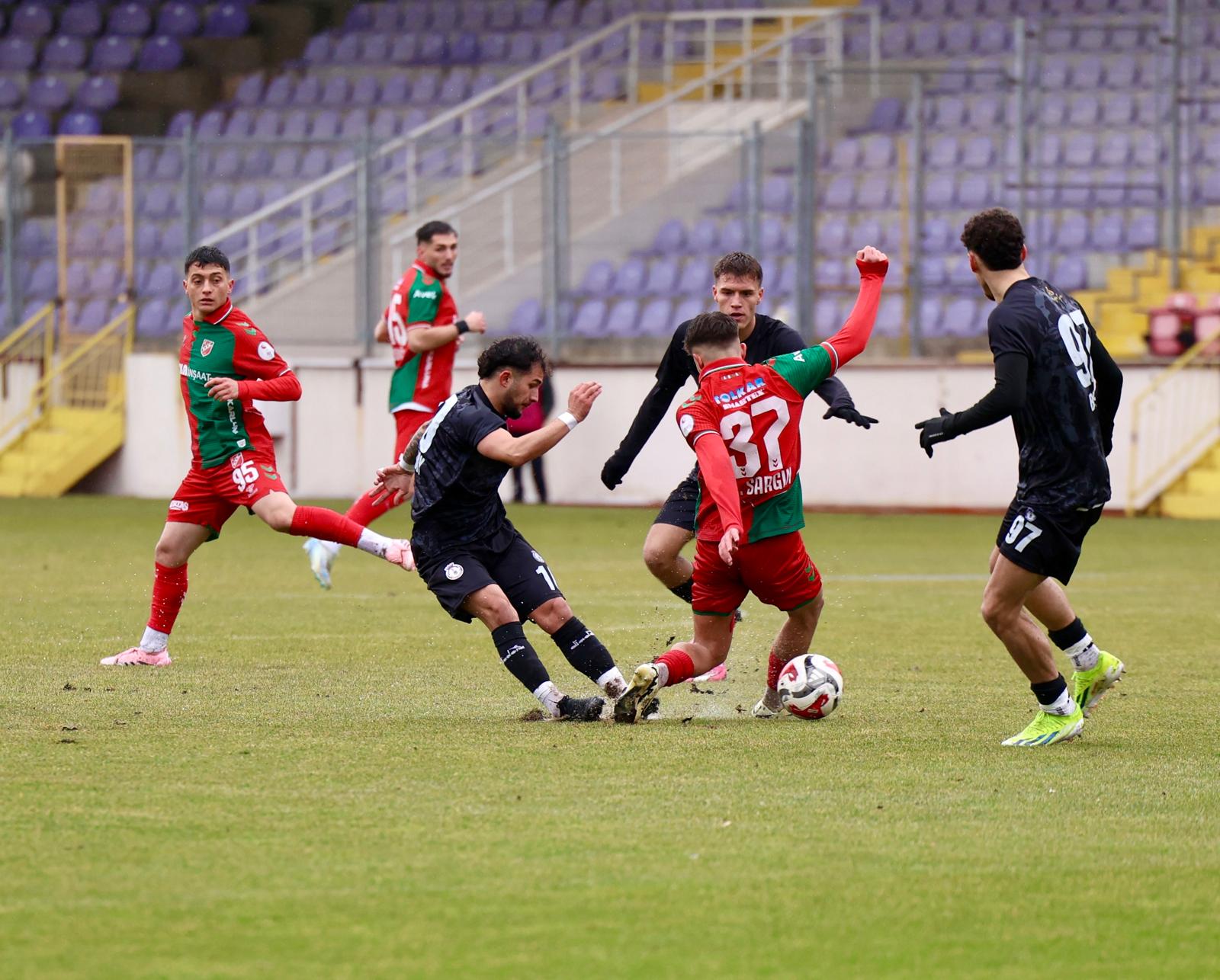 Nesine 3. Lig 4. Grup’ta Afyonspor, sahasında Karşıyaka’yı konuk etti.
