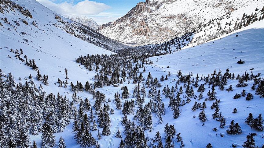 Adana, Niğde ve Kayseri sınırlarında yer alan Aladağlar Milli Parkı'nda