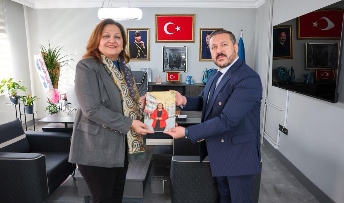 Toplantıda; şehrin öncelikli ihtiyaçları, sosyal belediyecilik uygulamaları ve yerel hizmetlerin