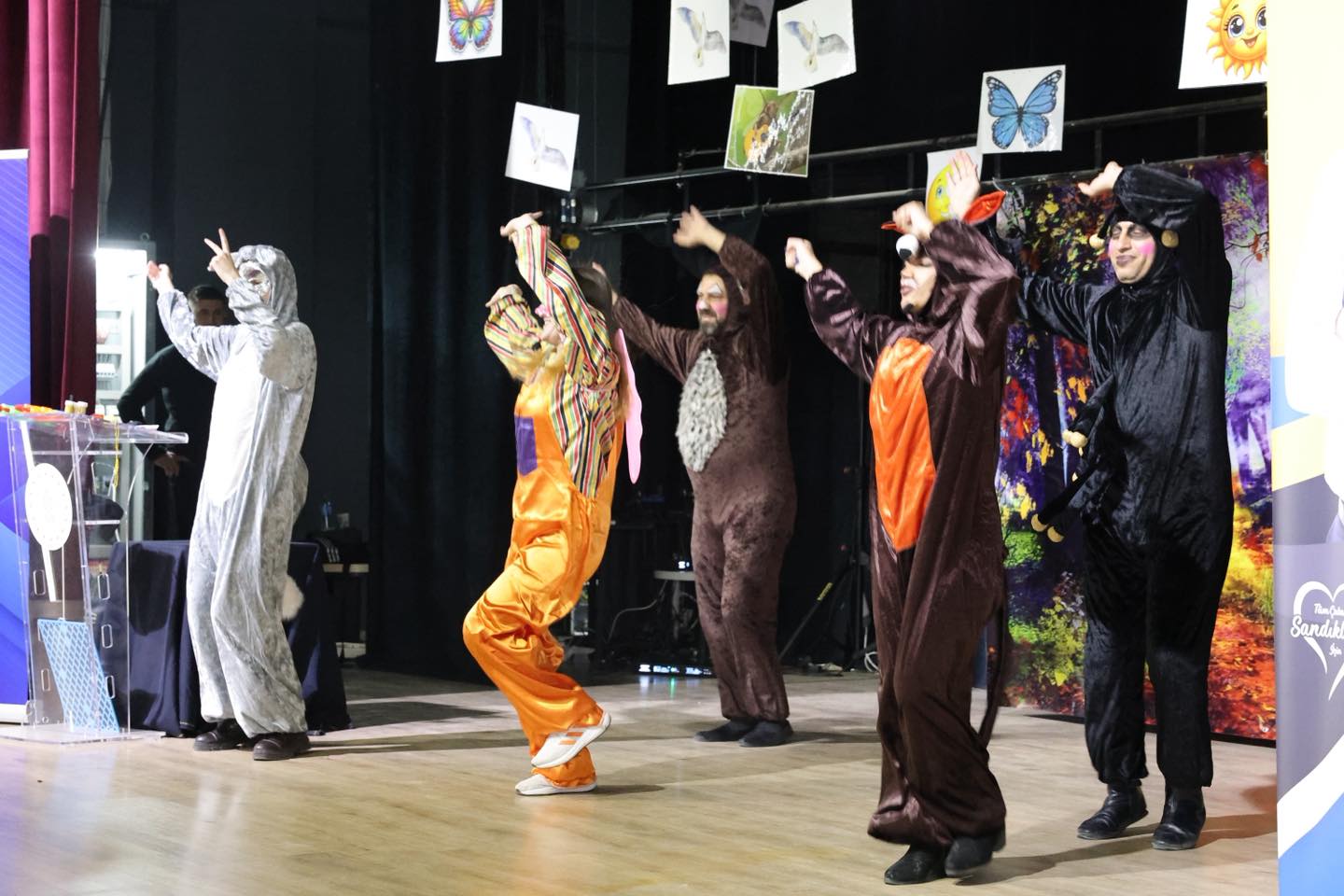 Sandıklı Belediye Başkanı Adnan Öztaş, yarıyıl tatili dolayısıyla çocuklara karne