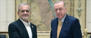 Cumhurbaşkanı Recep Tayyip Erdoğan, İran Cumhurbaşkanı Mesud Pezeşkiyan ile bir