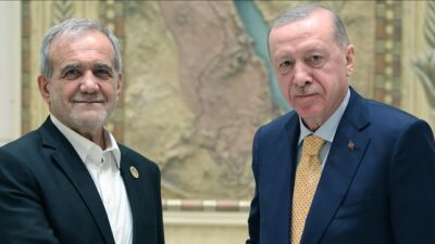 Cumhurbaşkanı Recep Tayyip Erdoğan, İran Cumhurbaşkanı Mesud Pezeşkiyan ile bir