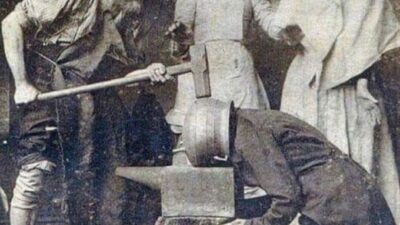 1895 yılına ait bir fotoğraf, modern görüntüleme yöntemleri öncesinde baş