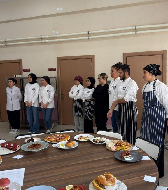 Emirdağ MYO Müdürü Doç. Dr. Mustafa Köse, Müdür Yardımcıları Öğr.