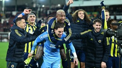 Trendyol Süper Lig'in 18. haftasında Fenerbahçe, deplasmanda Corendon Alanyaspor'u 3-2
