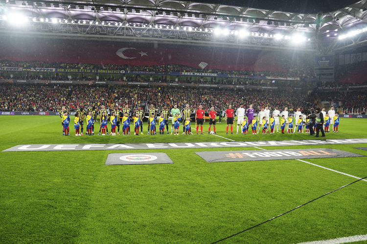 Fenerbahçe, UEFA Avrupa Ligi'nin 7. haftasında konuk ettiği İngiliz ekibi