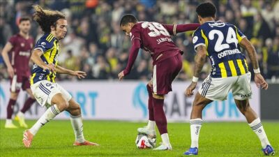 dakikada Fenerbahçe golü buldu. Semedo’nun pasında sol kanatta topla buluşan