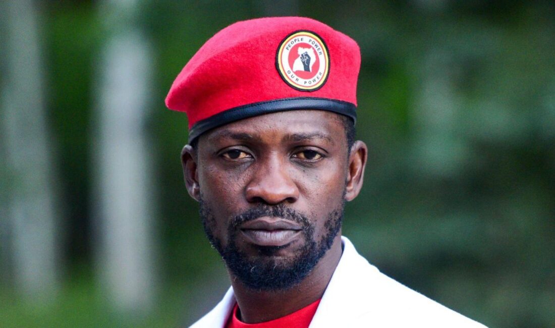Uganda’nın tanınmış muhalefet lideri Bobi Wine’ın, kimliği belirsiz kişilerce bir