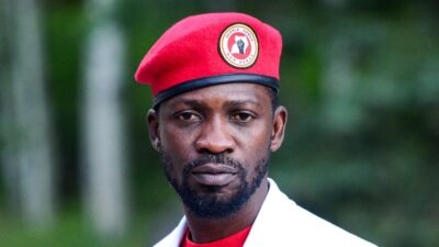 Uganda’nın tanınmış muhalefet lideri Bobi Wine’ın, kimliği belirsiz kişilerce bir