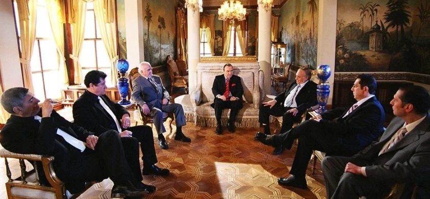 Türk dizi tarihinin unutulmaz yapımlarından Kurtlar Vadisi'nde Baron ve konseyin