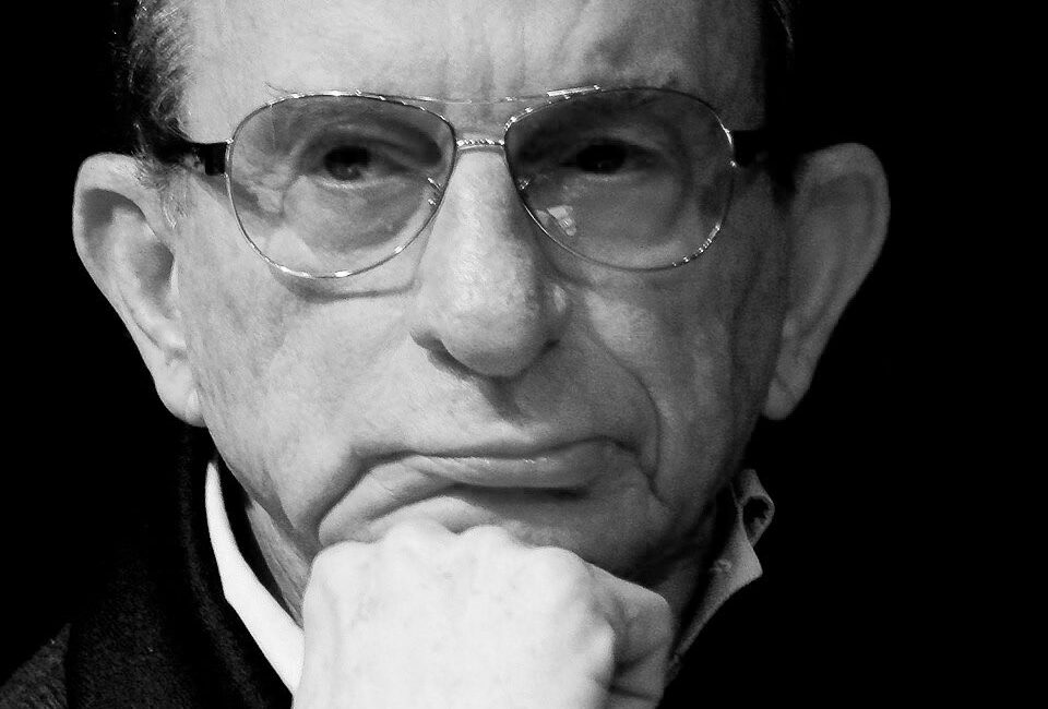 Başkan Köksal, sosyal medya hesabı üzerinden paylaştığı mesajında, Türk tiyatrosunun