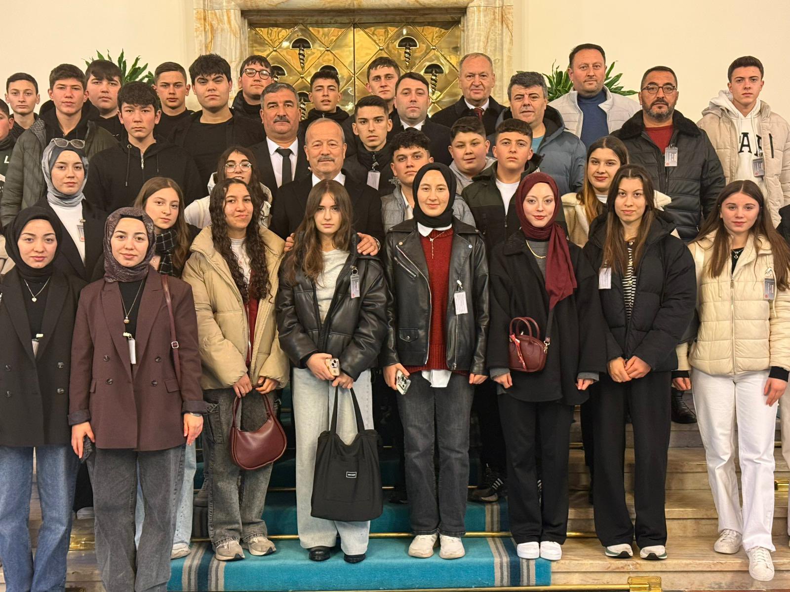 Milliyetçi Hareket Partisi Afyonkarahisar Milletvekili Mehmet Taytak, Sinanpaşa ilçesinden ortaöğretimde