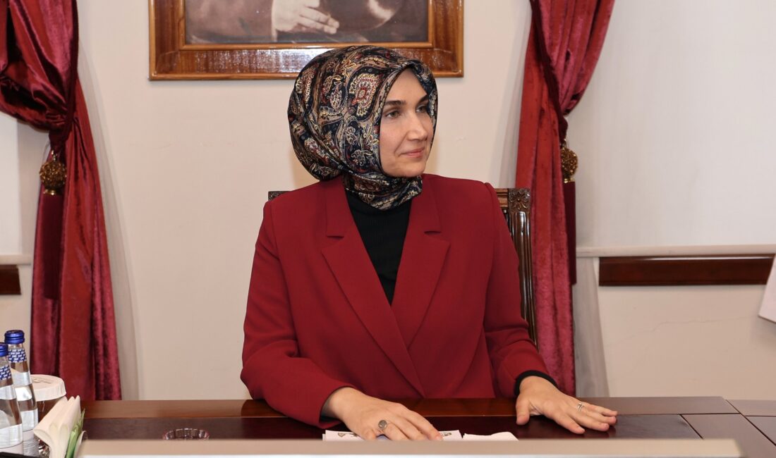 Afyonkarahisar Valisi Doç. Dr. Kübra Güran Yiğitbaşı, İlim Yayma Cemiyeti’nin