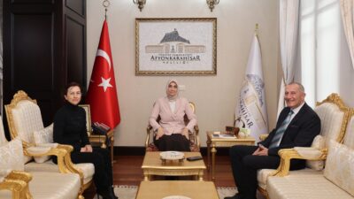 Afyonkarahisar Valisi Doç. Dr. Kübra Güran Yiğitbaşı, sosyal medyada "Dijital