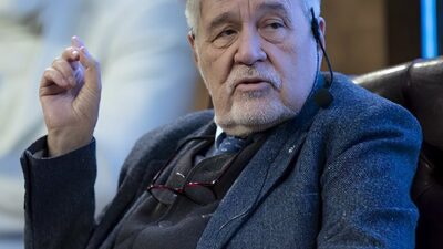 Ünlü tarihçi Prof. Dr. İlber Ortaylı, Türk bayrağına yönelik gerçekleştirilen