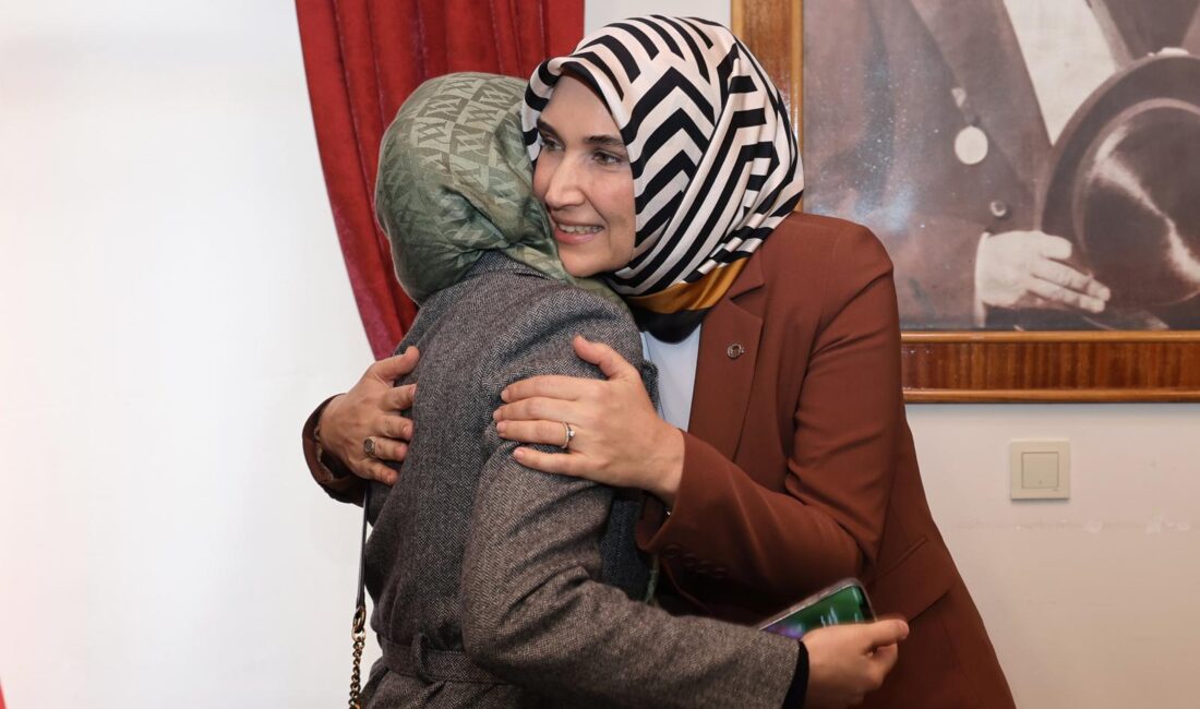 Ziyaretleri sırasında yaşlı bir teyzenin kendisine “Vatan kokulu evladım” şeklinde