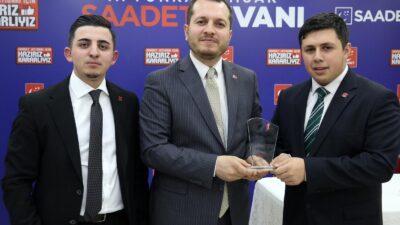 Genç Saadet Afyonkarahisar’da bayrak değişimi yaşandı. Saadet Partisi Afyonkarahisar İl