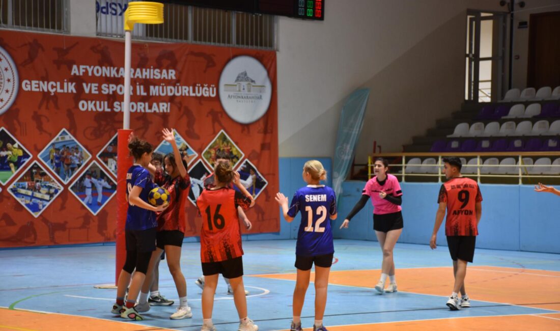 Yıldızlar ve Gençler kategorilerinde düzenlenen müsabakalarda, Afyonkarahisar’daki okulları temsil eden