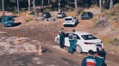 İçişleri Bakanı Ali Yerlikaya, göçmen kaçakçılığı organizatörlerine yönelik operasyonlarda yakalanan