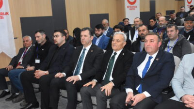 Yörükçüoğlu, partisinin Halk Kütüphanesi’ndeki Konferans Salonu’nda gerçekleştirilen Afyonkarahisar İl Kongresi’nde