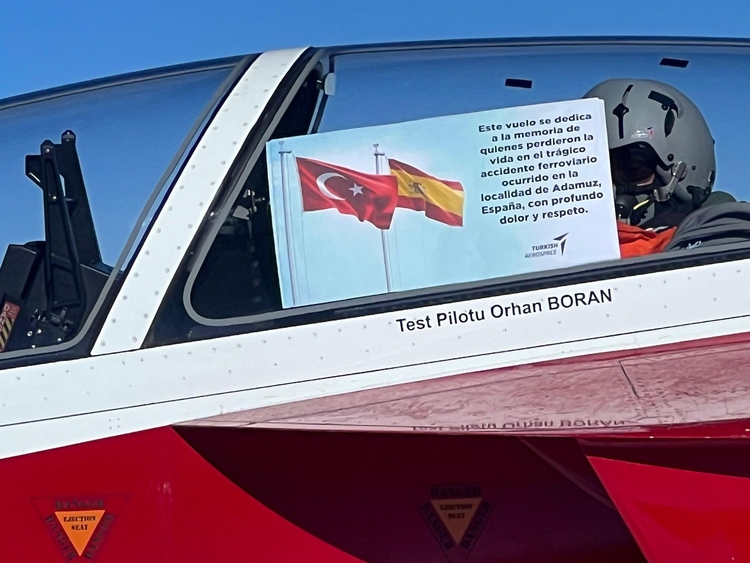 Türk Havacılık ve Uzay Sanayii (TUSAŞ) pilotları, İspanya’ya ihracat sözleşmesi