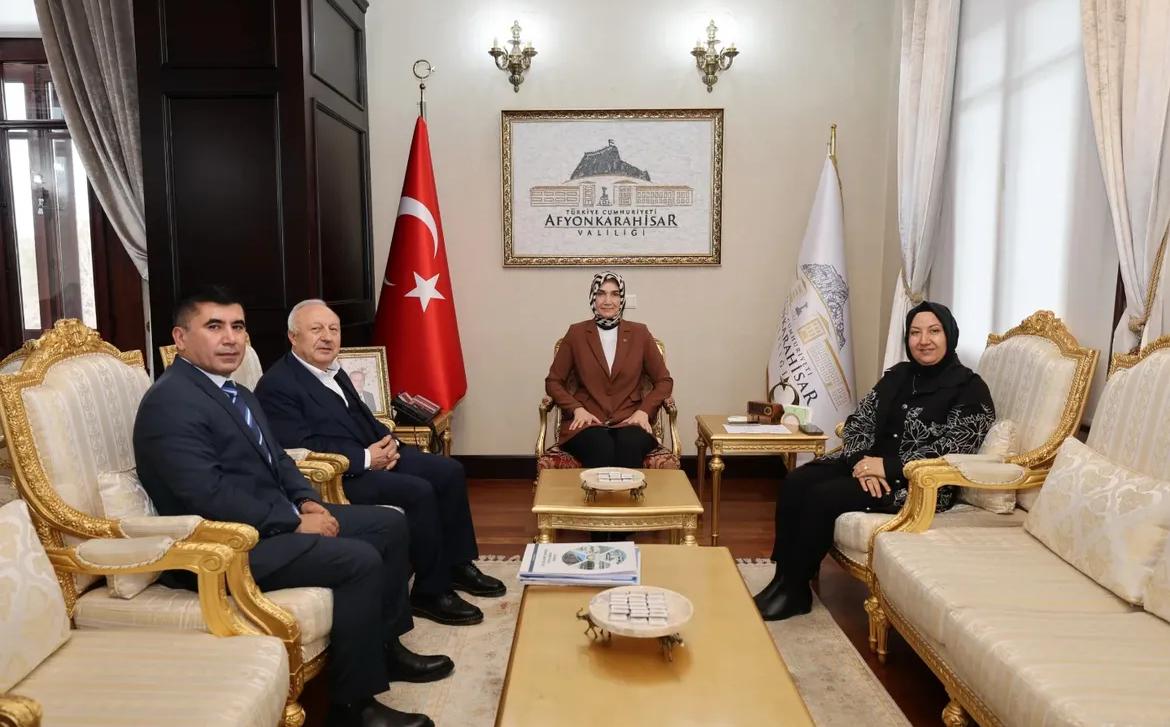 Afyonkarahisar Valisi Doç. Dr. Kübra Güran Yiğitbaşı, İscehisar Belediye Başkanı