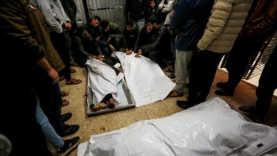 Ateşkes anlaşmasına rağmen Gazze Şeridi'nde hava saldırıları ve yıkımları sürdüren