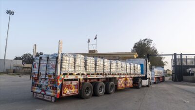 İsrail ordusunun, saldırılar ve abluka ile kıtlığa sürüklediği Gazze Şeridi'ne,