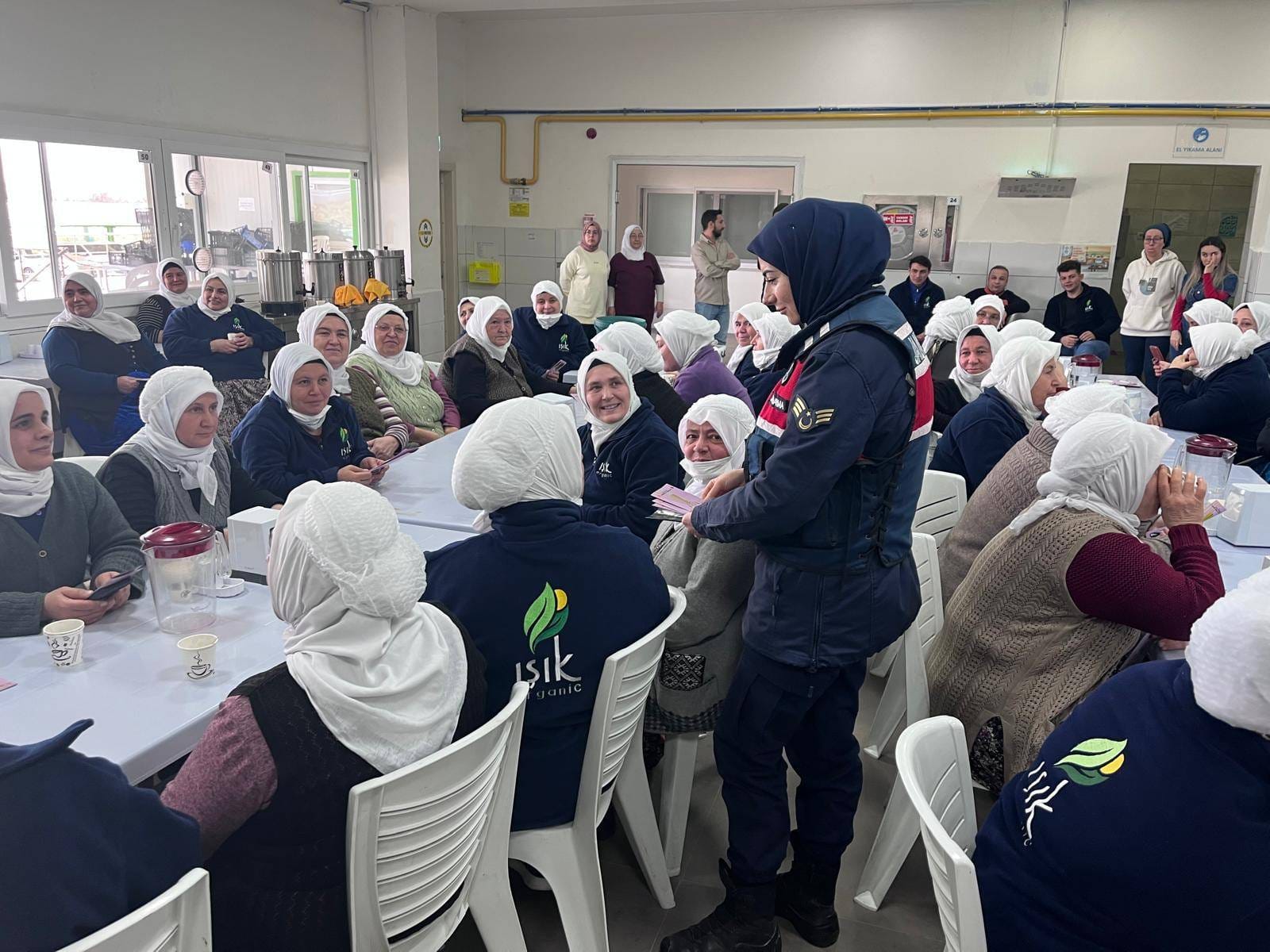 Gerçekleştirilen çalışmada 186 vatandaşa, “Kadına El Kalkamaz” anlayışı çerçevesinde kadına