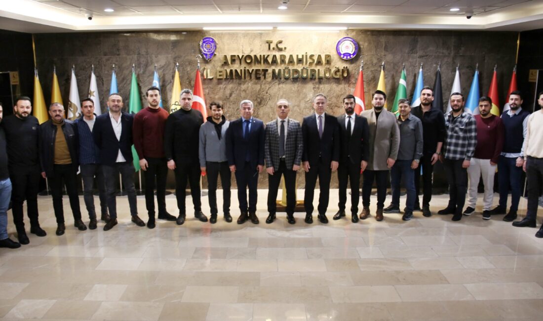 Afyonkarahisar’da Milli Birlik Caddesi’nde meydana gelen maskeli ve silahlı gasp