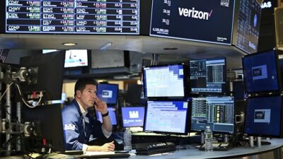 Küresel piyasalarda, jeopolitik risklerin yatırımcıları temkinli davranmaya sevk etmesi ve