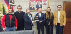 Eski Milletvekili Mahmut Koçak, Afyon Basın Cemiyeti Başkanı Hakan Dilek