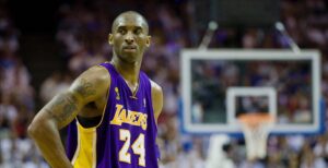 Amerikan Basketbol Ligi'nde (NBA) 20 yıl boyunca giydiği Los Angeles