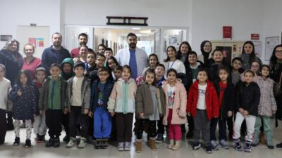 AFSÜ’nün farklı birimlerini ziyaret eden ilköğretim öğrencileri, sağlık alanındaki bilimsel