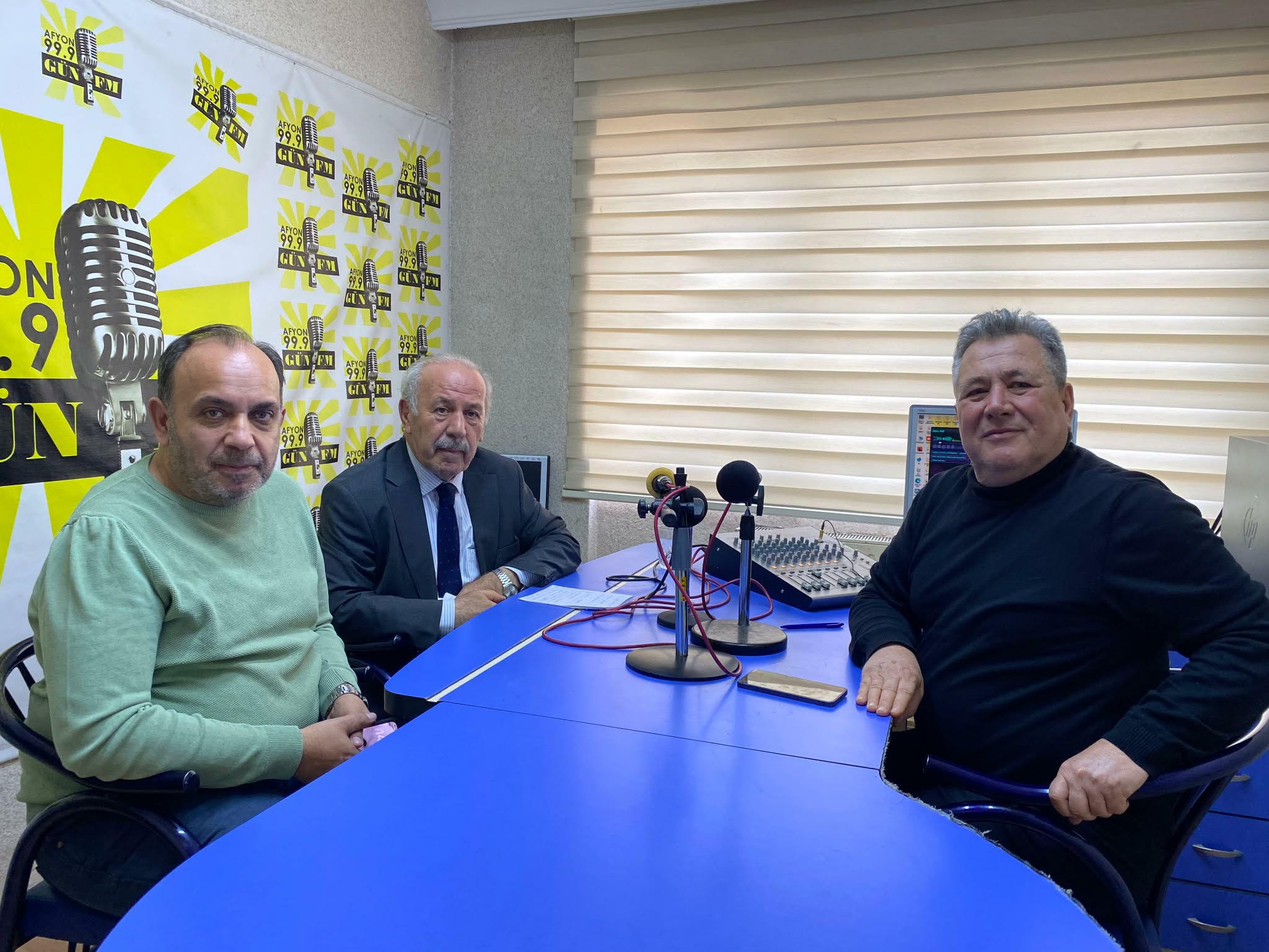 Gün FM’de yayınlanan Basın Odası programında okulların yarı yıl tatiline