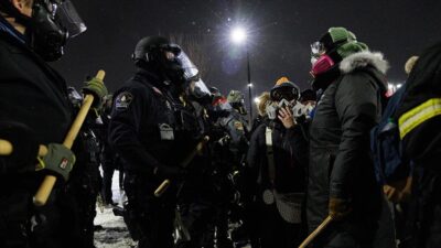 ABD'nin Minnesota eyaletinde Göçmenlik ve Gümrük Muhafaza ekiplerine tepki sürerken