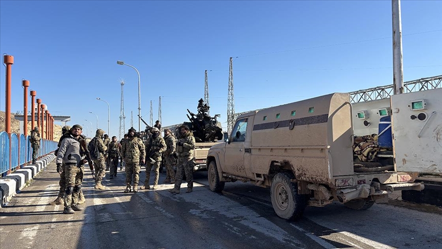 Suriye ordusunun, Münbiç’in güneybatısında terör örgütü YPG/SDG’nin işgali altındaki Tişrin