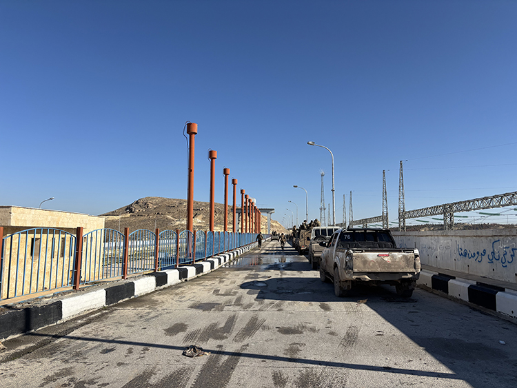 Münbiç’teki AA ekibinin bildirdiğine göre, Suriye ordu birlikleri yürüttükleri askeri