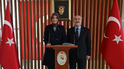 Afyonkarahisar Valisi Doç. Dr. Kübra Güran Yiğitbaşı, bölge valileriyle birlikte